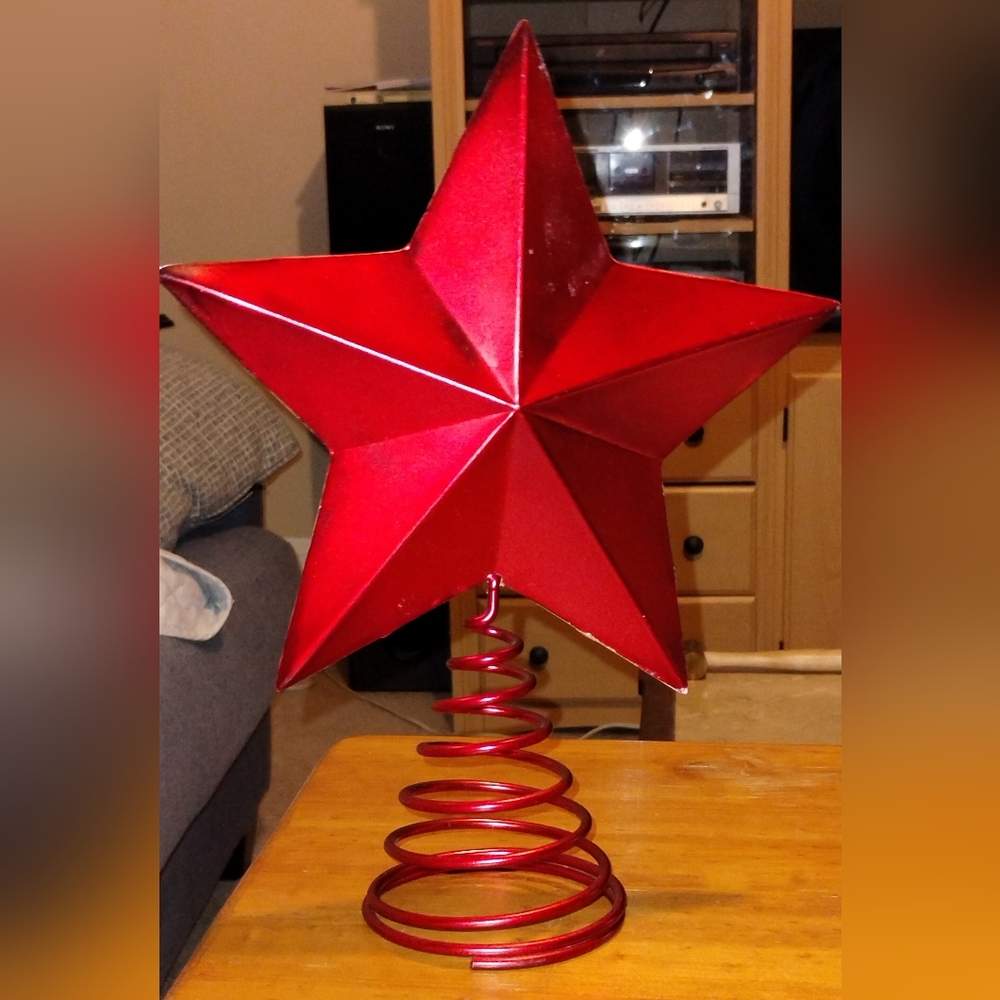 Red Star Christmas Tree Topper - Picture 2 of 3